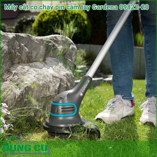 Máy cắt cỏ chạy pin cầm tay Gardena 09822-20 là một sản phẩm hoàn hảo cho việc cắt cỏ trong san vườn của bạn. Nó được thiết kế để cắt cỏ và thảm cỏ xung quanh nhà riêng và các mảnh vườn.