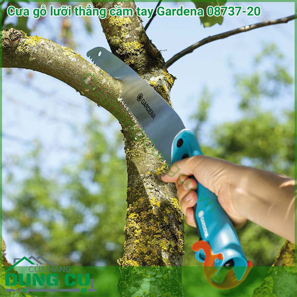 Cưa gỗ lưỡi thẳng Gardena 08737-20 là sản phẩm chất lượng do Đức sản xuất. Lưỡi cưa sắc bén, không bị bám dính, chuôi cán cưa có thể kết nối với cán đa năng thay đổi chiều dài để cắt bỏ những cành cây trên cao.
