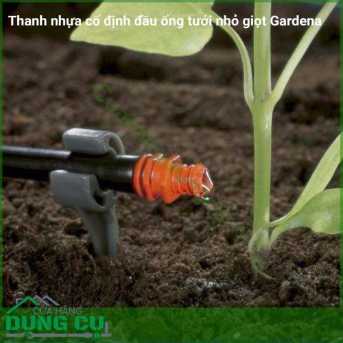 Thanh nhựa cố định ống tưới nhỏ giọt 4,6mm Gardena giúp bảo vệ dây tưới và có thể cố định đầu tưới nhỏ giọt trong chậu cây hoặc bất cứ mặt đất nào cần cố định đầu tưới.