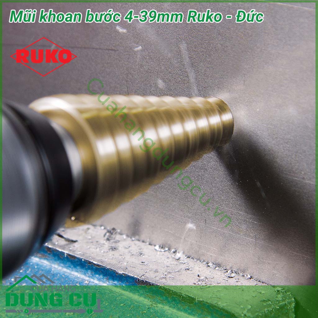 Mũi khoan bước 4-39mm Ruko - Đức 101056T là một mũi khoan bước thẳng với 1 mũi khoan tạo được nhiều cỡ lỗ khác nhau từ 4-39 mm.&nbsp;Một mũi khoan bước có thể&nbsp;thay thế cho nhiều mũi khoan đường kính khác nhau.