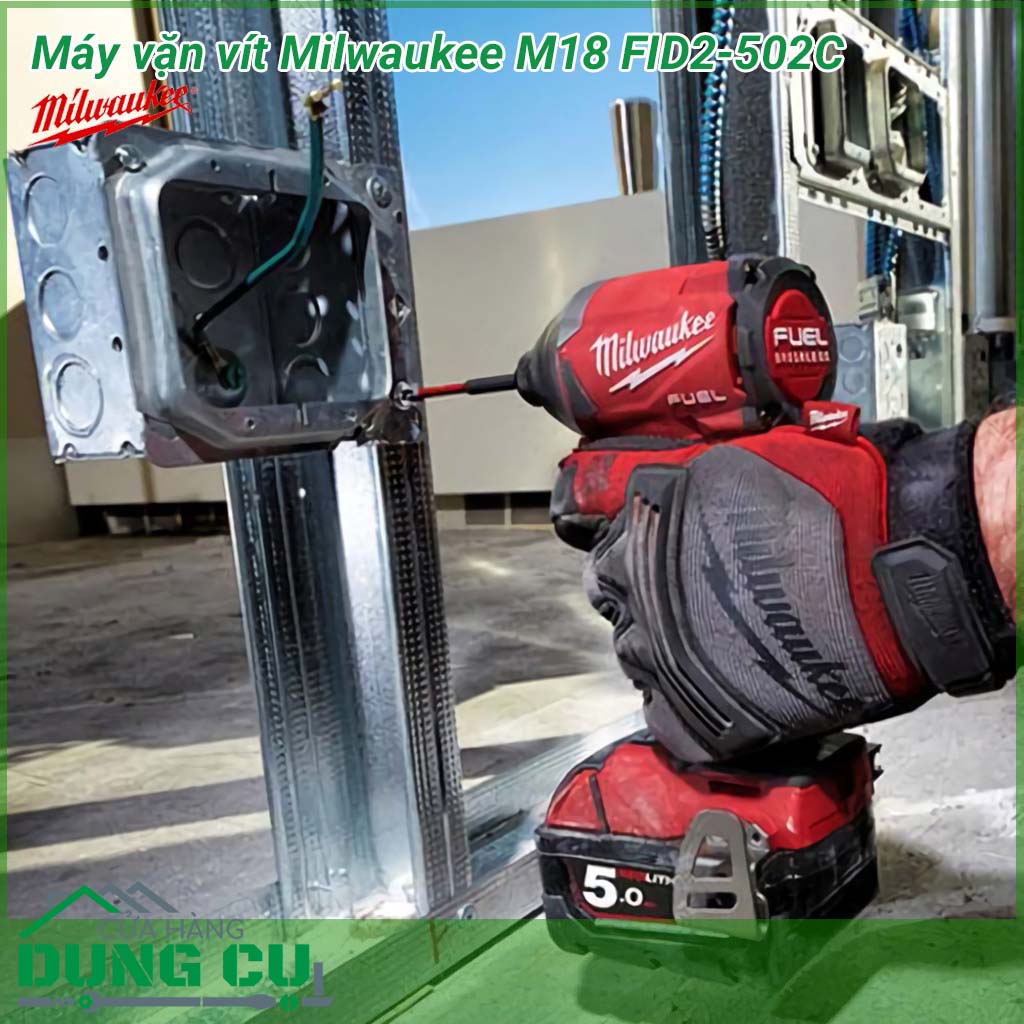 Máy vặn vít Milwaukee M18 FID2-502C&nbsp;là công cụ hỗ trợ bắn tháo vít/bulong chuyên nghiệp.&nbsp;Với công suất mạnh mẽ tương đương máy dùng điện,&nbsp;đáp ứng cho các công việc mở và vặn vít hay bu lông trên bề mặt vật liệu được dễ dàng hơn.
