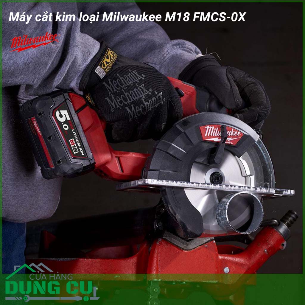 Máy cắt kim loại Milwaukee M18 FMCS-0X&nbsp;dòng máy cắt kim loại chạy bằng pin 18V của Miwaukee, máy dùng đĩa cắt đường kính 150mm 34 răng, với tốc độc cắt tối đa 3900v/p. Thiết bị được thiết kế và chế tạo với mục đích hỗ trợ cắt nhanh và hiệu quả cao hơn. 