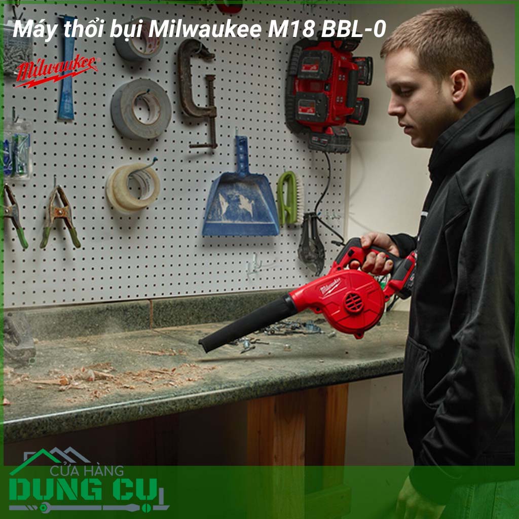 Máy thổi bụi cầm tay Milwaukee M18 BBL-0 dùng pin đầy tiện dụng cung cấp tỷ lệ công suất / kích thước tốt nhất mang đến khả năng dọn dẹp và làm sạch nhanh chóng, giải pháp mạnh mẽ trong không gian hẹp.