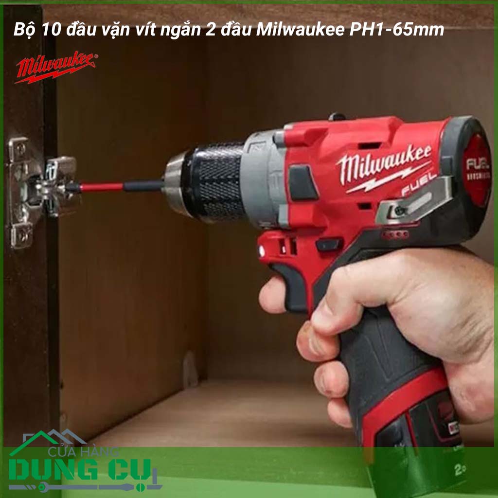 Bộ 10 đầu vặn vít ngắn 2 đầu Milwaukee PH1-65mm&nbsp;có tính năng Wear Guard Tip giúp bảo vệ và kéo dài tuổi thọ cho đầu vặn vít.&nbsp;Chất liệu thép công nghiệp S2 cao cấp cho độ bền sản phẩm gấp 30 lần mũi vít thông thường.