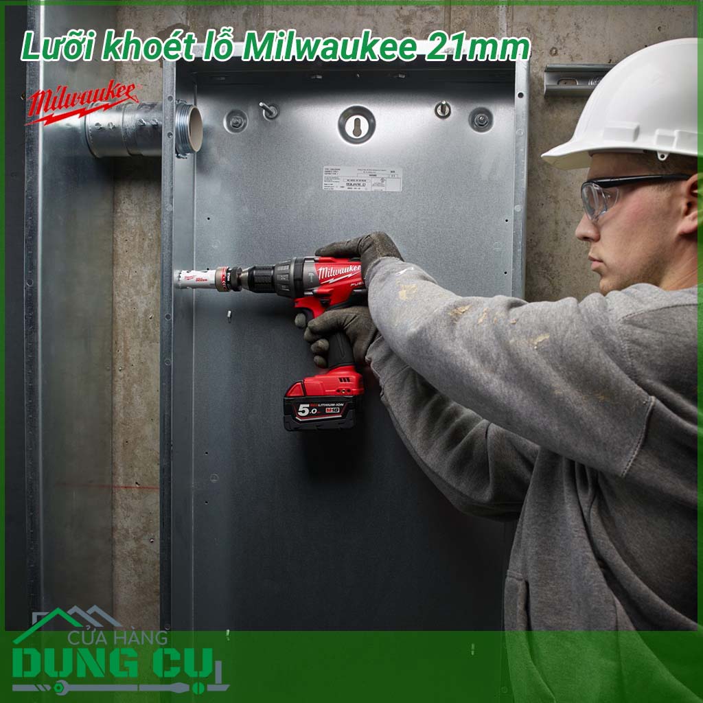 Lưỡi khoét lỗ chuyên dụng Milwaukee 21mm&nbsp;được làm bằng chất liệu hợp kim thép cứng cáp, không hoen gỉ hay cong vênh, mài mòn trong quá trình làm việc, cho độ bền sử dụng lâu dài theo thời gian.&nbsp;