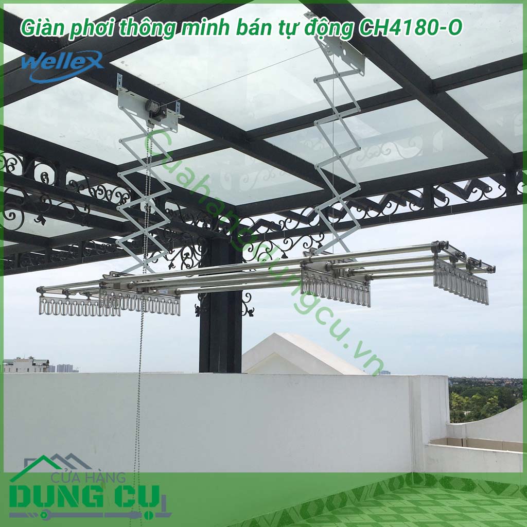 Giàn phơi Wellex bán tự động CH4180-O&nbsp;được làm từ chất liệu thép không gỉ và nhựa polycarbonate bền bỉ, chịu được tác động lực lớn, bền bỉ với môi trường. 