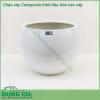 Chậu cây Composite hình bầu tròn cao cấp được thiết kế và làm theo các mẫu mã kiểu dáng từ cổ điển đến hiện đại theo phong cách Châu Âu. Kiểu dáng tròn bầu giữa. Chậu siêu nhẹ, dễ dàng vận chuyển đi xa, hoặc di chuyển lên cao theo mục đích sử dụng