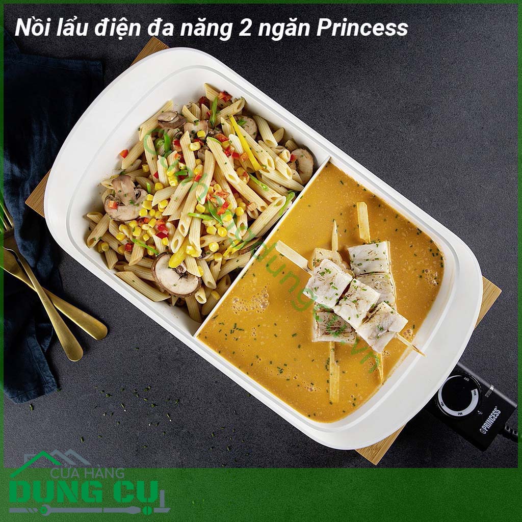 Nồi lẩu điện đa năng 2 ngăn Princess&nbsp;với thiết kế 2 ngăn riêng biệt, có thể chế biến với 2 loại nước lẩu khác nhau.&nbsp;Kiểu dáng đẹp, sang trọng, tay cầm vững chắc, nhẹ và cách nhiệt cách điện đem lại sự an toàn tuyệt đối cho các bà nội trợ