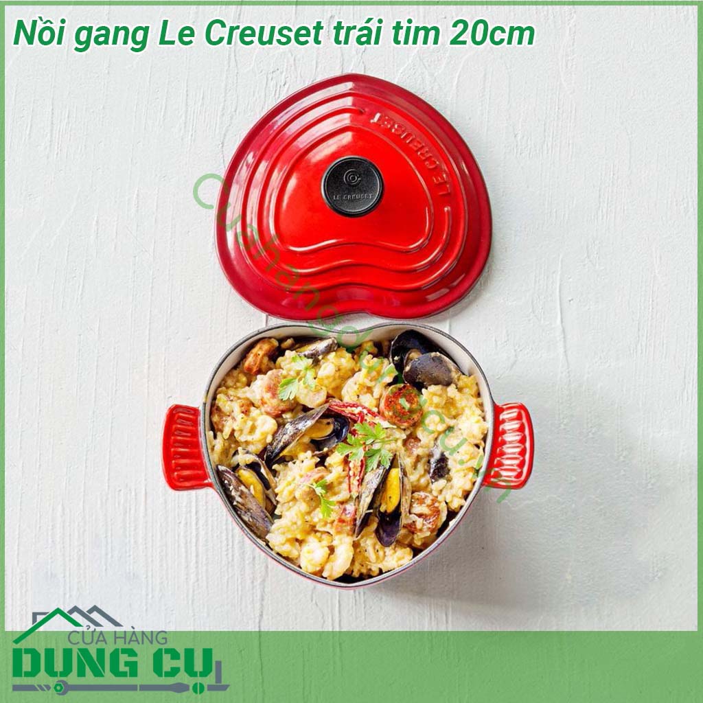 Nồi gang Le Creuset trái tim 20cm&nbsp;sản xuất từ chất liệu chính là gang độ bền cao &nbsp;an toàn tuyệt đối cho người dùng &nbsp;Thiết kế độc đáo hình trái tim với máu sắc đỏ bắt mắt Tay&nbsp;cầm chắc chắn và lòng nồi tráng men chống trầy xước