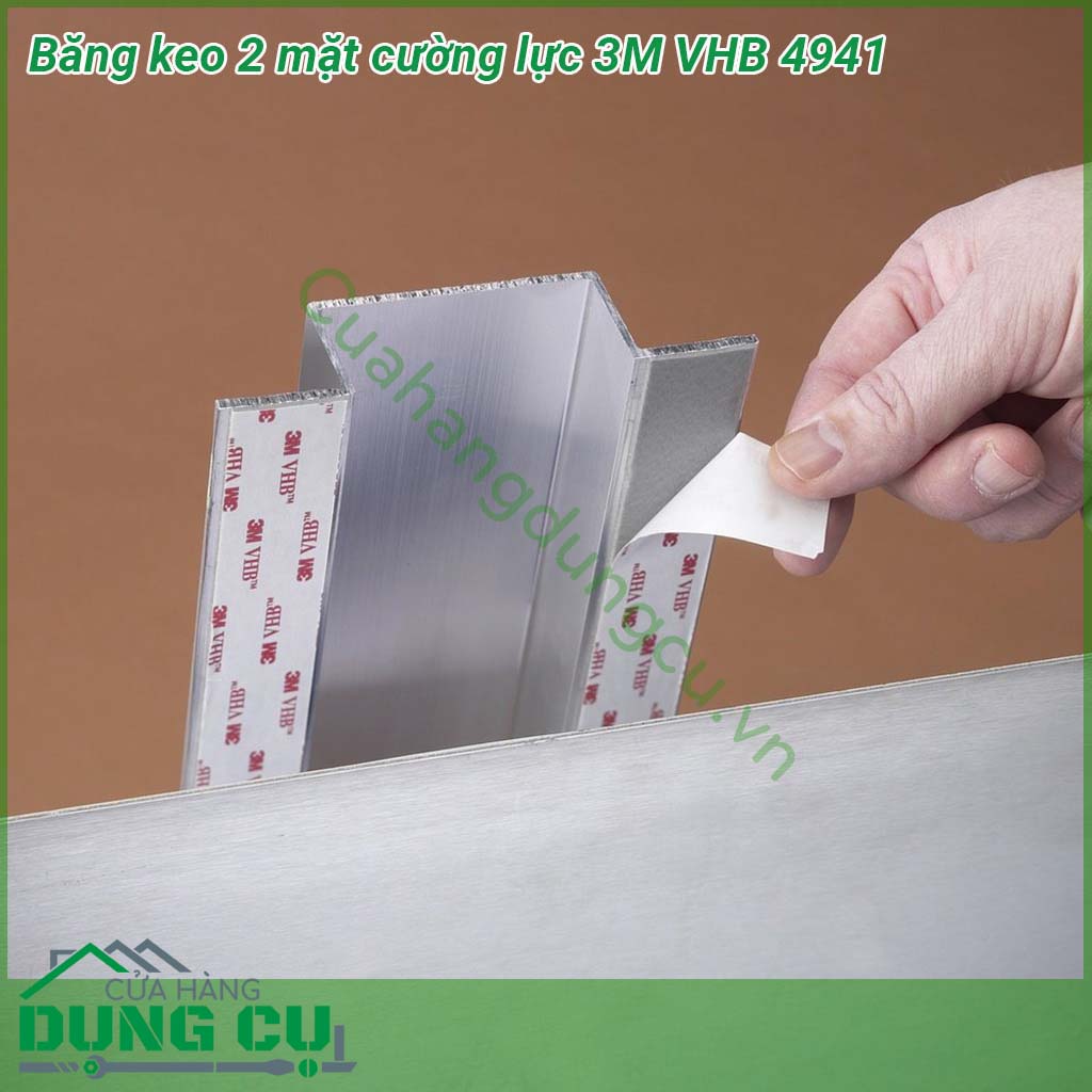 Băng keo 2 mặt cường lực 3M VHB 4941 là loại băng keo có độ dày mỏng hơn nhẹ hơn và kết dính được bề mặt được làm từ các loại vật liệu khác nhau &nbsp;Băng keo sử dụng đơn giản độ dính cao vĩnh cửu và hiệu quả trong thời gian dài &nbsp;