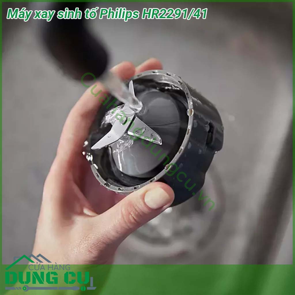 Máy xay sinh tố Philips HR2291-41&nbsp;thiết kế độc đáo &nbsp;màu đen sang trọng xay được nhiều loại thực phẩm khác nhau Máy&nbsp;vận hành với mức công suất 600W cùng lưỡi dao 4 cánh và 2 cánh bằng thép không gỉ &nbsp;Chân đế chống trượt hạn chế rung lắc khi đang sử dụng