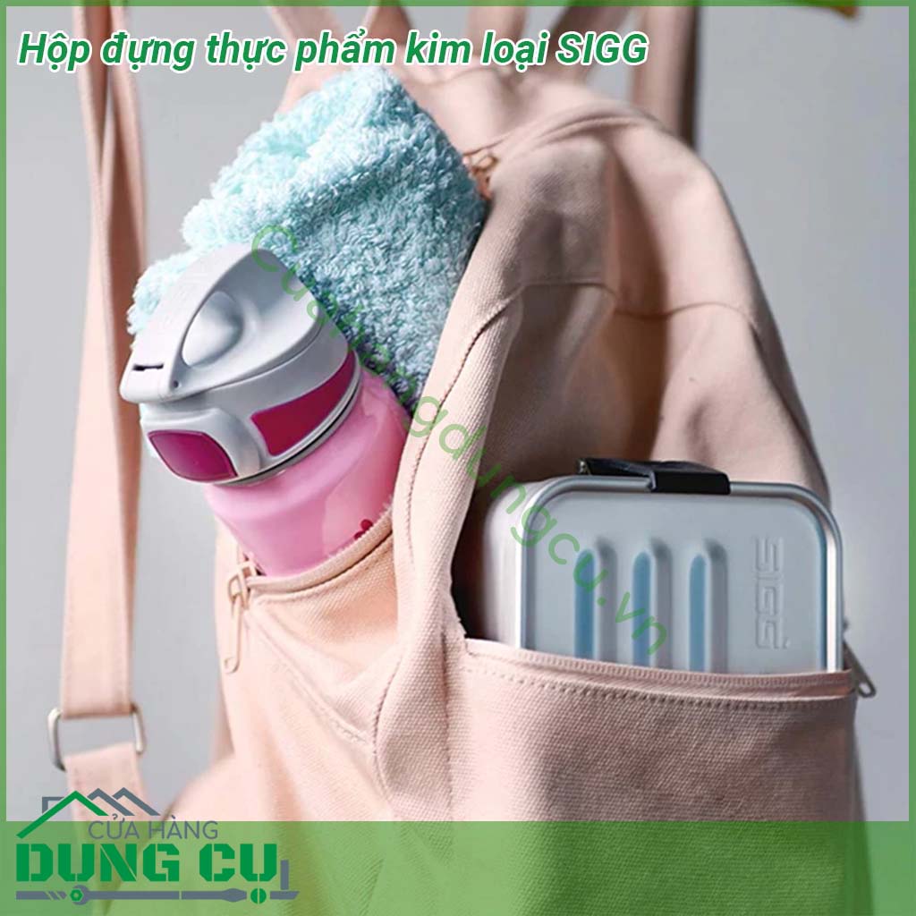 Hộp đựng thực phẩm kim loại SIGG&nbsp;được làm bằng vật liệu an toàn cho thực phẩm &nbsp;màu sắc&nbsp;hiện đại và hấp dẫn &nbsp;Hộp&nbsp;phù hợp mọi người&nbsp;từ&nbsp;cho trường mẫu giáo trường học hoặc nơi làm việc công sở &nbsp;mang đi picnic đi làm đi chơi xa