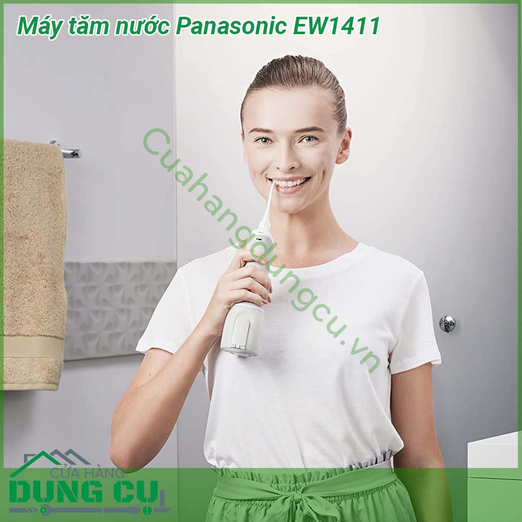Máy tăm nước Panasonic EW1411&nbsp;thiết kế tay cầm dễ cầm nắm tần số bơm lên đến 1 400 xung mỗi phút đế sạc không dây an toàn và tiện lợi mỗi lần sạc đầy dùng được liên tục 15 phút Máy sẽ giúp bạn làm sạch toàn bộ răng ngay cả những vị trí khó làm sạch nhất