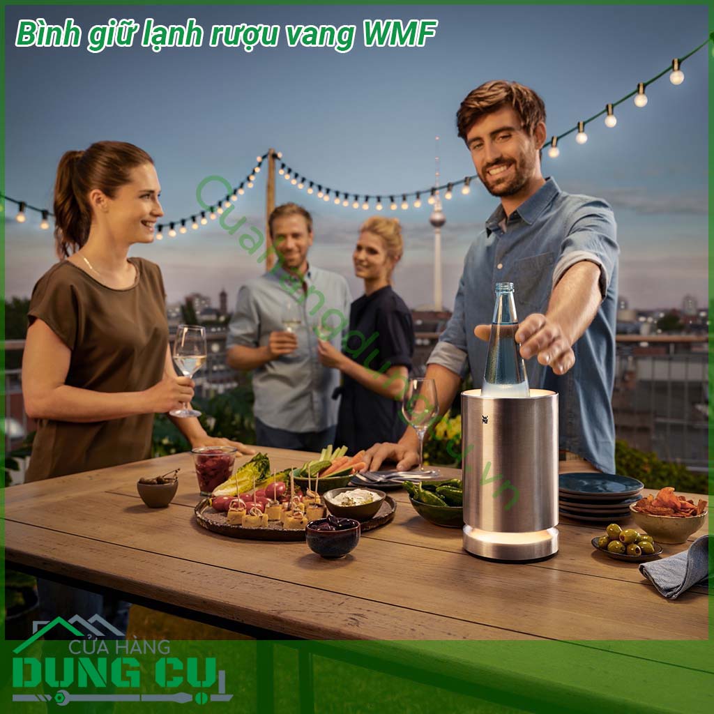 Bình giữ lạnh rượu vang WMF&nbsp;một sản phẩm giúp bạn có thể tận hưởng hương vị rượu ngon nhất đậm đà nhất bất cứ khi nào bạn muốn Thiết kế nhỏ gọn đơn giản giúp bạn mang đi bất cứ nơi đâu đến bất cứ buổi tiệc nào