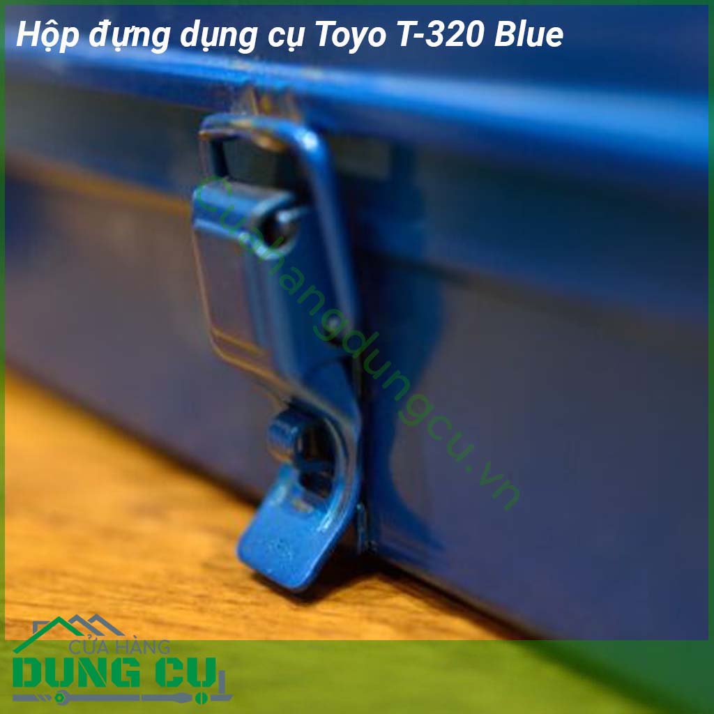 Hộp đựng dụng cụ Toyo T-320 Blue làm bằng thép không gỉ-không thấm nước và dễ lau chùi vệ sinh  Có 1 ngăn có thể tháo ra dễ dàng Có các khóa bằng kim loại chắc chắn và thuận tiện Tay cầm thuận tiện cho việc mang vác