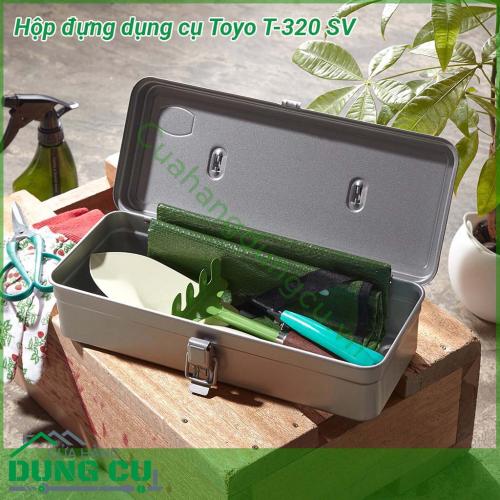 Hộp đựng dụng cụ Toyo T-320 SV được làm từ thép cao cấp chống ăn mòn không bị ghỉ và không bị cong vênh  Bề mặt sơn nhẵn mịn sáng bóng và hạn chế tối đa trầy xước  Tay cầm chắc chắn thiết kế dễ dàng cầm khi di chuyển