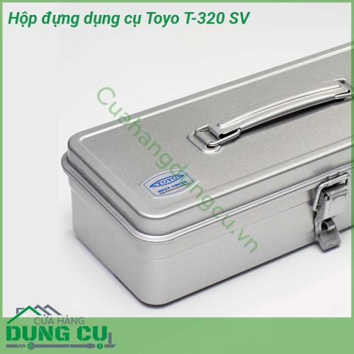 Hộp đựng dụng cụ Toyo T-320 SV được làm từ thép cao cấp chống ăn mòn không bị ghỉ và không bị cong vênh  Bề mặt sơn nhẵn mịn sáng bóng và hạn chế tối đa trầy xước  Tay cầm chắc chắn thiết kế dễ dàng cầm khi di chuyển