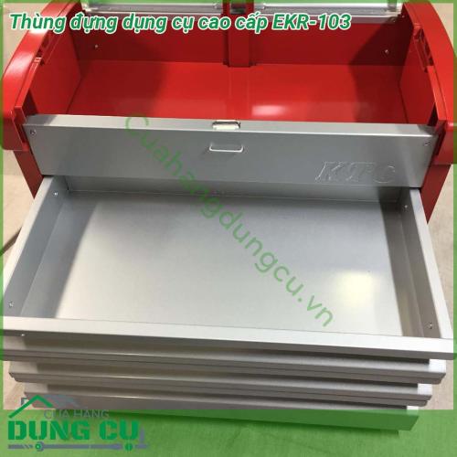 Thùng đựng dụng cụ cao cấp EKR-103 được làm bằng sắt phun tĩnh điện chống trầy xước và chống hóa chất ăn mòn  Thùng đựng đồ nghề gồm 3 ngăn kéo và 1 ngăn trên cùng giúp bạn có thể phân chia dễ dàng các loại dụng cụ riêng biệt