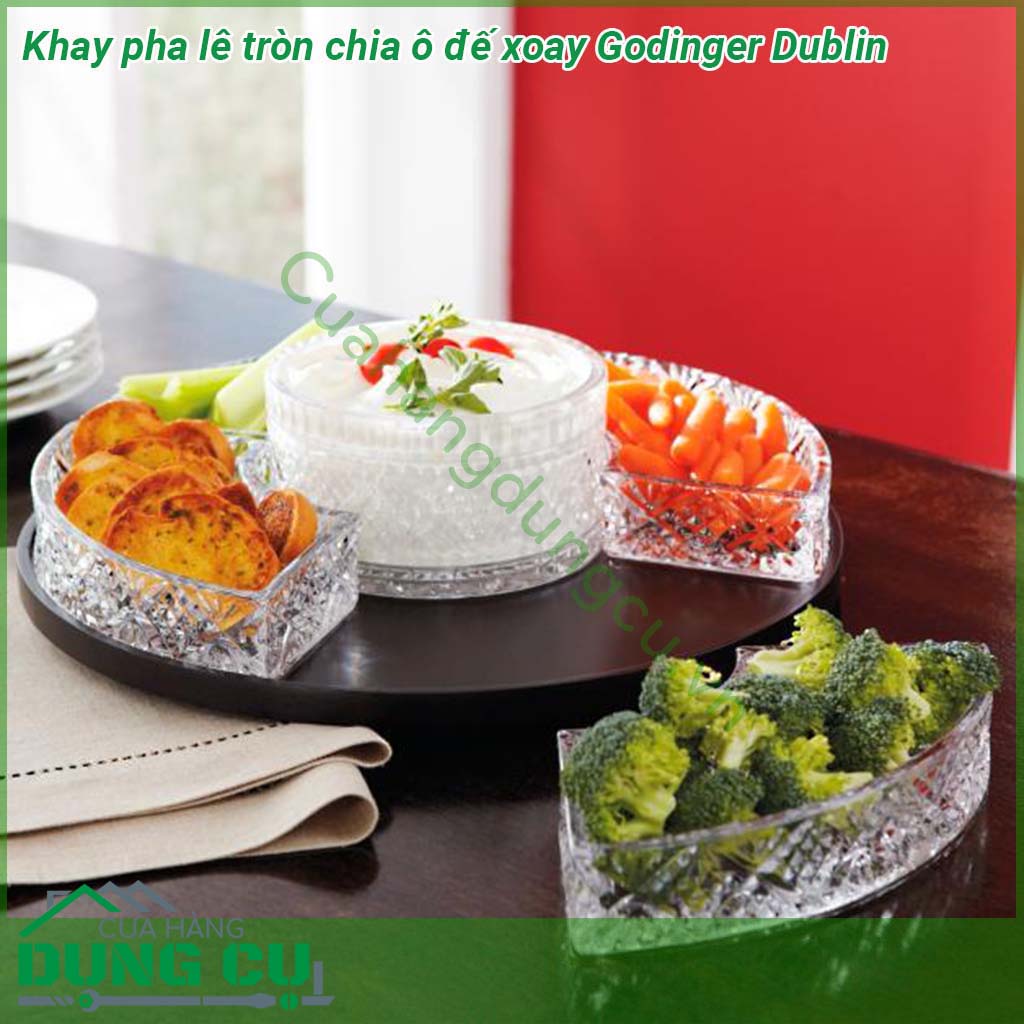 Khay pha lê tròn chia ô đế xoay Godinger Dublin&nbsp;được làm từ pha lê trong suốt thuần khiết không bọt bong bóng độ chiết quang cao các họa tiết trang trí mài tỉ mỉ bền và đẹp có độ bền cao và sử dụng công nghệ chống vỡ xước và rạn nứt hiệu quả &nbsp;