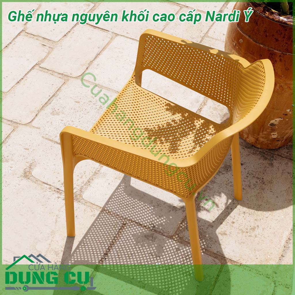 Ghế nhựa nguyên khối cao cấp Nardi Ý mẫu ghế ngoài trời đẹp mắt của hãng Nardi Italia Ghế được làm bằng chất liệu nhựa Polypropylene sợi thuỷ tinh với phụ gia chống tia UV có khả năng tái chế rất thân thiện với môi trường và an toàn cho người sử dụng