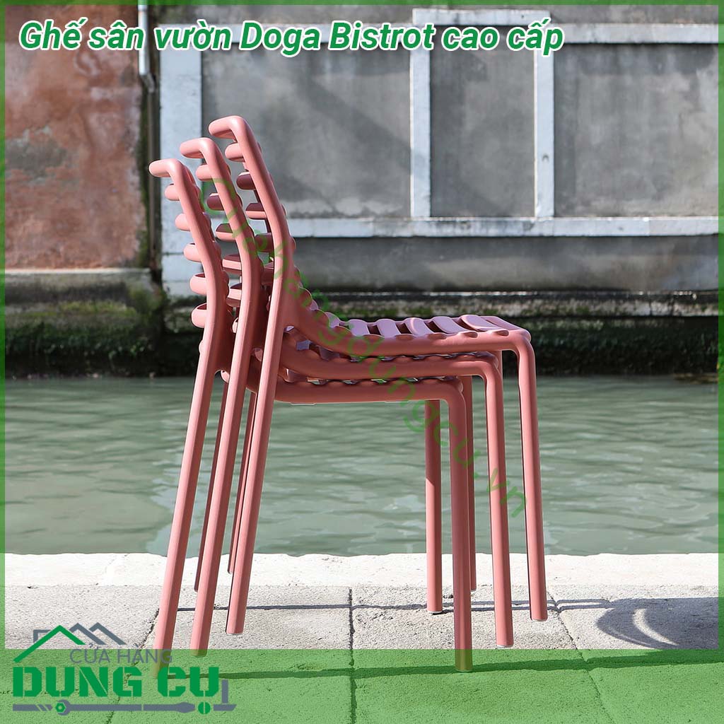 Ghế sân vườn Doga Bistrot cao cấp thiết kế thanh mảnh  một chiếc ghế ngoài trời không có tay vịn được làm bằng nhựa nguyên sinh tinh khiết PP gia cường sợi thủy tinh fiberglass  Thiết kế rất tiện dụng để di chuyển có thể xếp chồng lên nhau dễ dàng vệ sinh và hoàn toàn có thể tái chế