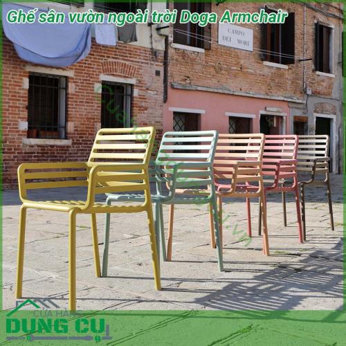 Ghế sân vườn ngoài trời Doga Armchair được sử dụng ngoài trời và được làm bằng nhựa sợi thủy tinh Nó được lấy cảm hứng từ thiết kế thanh trượt mang hơi hướng hiện đại của nhà thiết kế Raffaello Galiotto Ghế rất thuận tiện để di chuyển có thể xếp chồng lên nhau dễ vệ sinh và hoàn toàn có thể tái chế