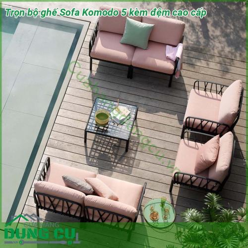 Ghế Sofa Komodo 5 kèm đệm cao cấp  khung polypropylene pha sợi thủy tinh với phụ gia UV Lưng tựa và tay vịn có thể được gắn trên tất cả các bên của ghế Có thể tháo rời và xếp gọn Bề mặt mờ Chân đế chống trượt Bộ đệm 5 chỗ đã bao gồm Khung kim loại hỗ trợ bên trong