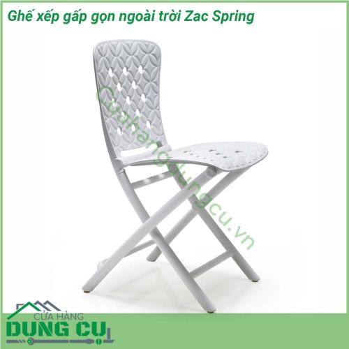 Ghế xếp gấp gọn ngoài trời Zac Spring nhiều màu sắc và hiện đại được làm bằng Polypropylene sợi thủy tinh một vật liệu kỹ thuật thế hệ mới nhất rất bền và đàn hồi  Ghế có lưng và mặt ngồi với thiết kế hình học được chạm khắc và đục lỗ dễ dàng gấp gọn để tiết kiệm diện tích và dễ dàng cất giữ khi không sử dụng