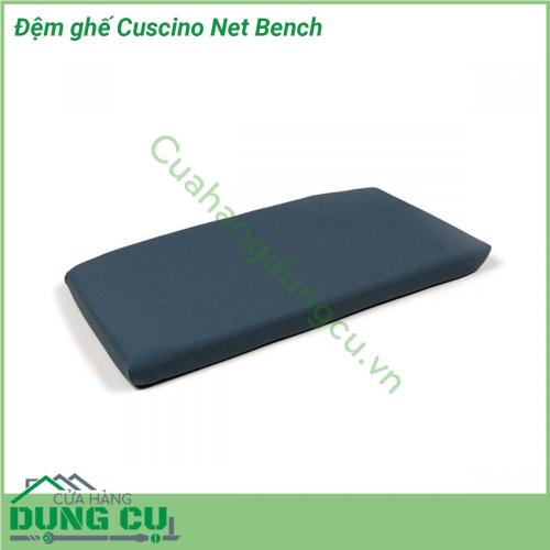 Đệm ghế Cuscino Net Bench được làm từ 100 sợi nhuộm acrylic Đã xử lý chống bám bụi bẩn và chống nấm mốc Độ bền màu dưới ánh sáng đạt 5 8 Có thể tháo bỏ bọc nhờ khóa kéo