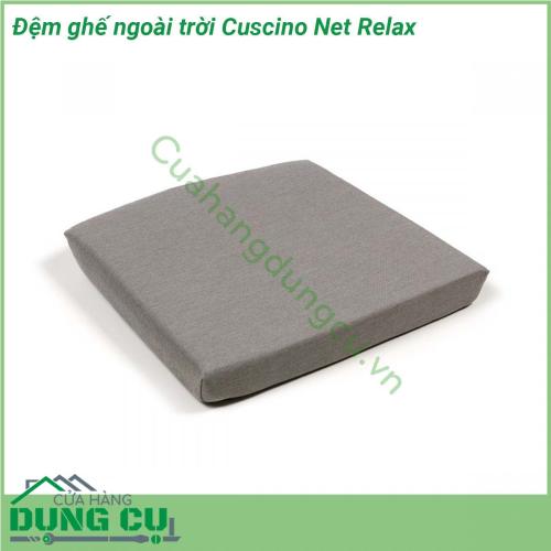 Đệm ghế ngoài trời Cuscino Net Relax được làm từ 100 sợi nhuộm acrylic Đã xử lý chống bám bụi bẩn và chống nấm mốc Độ bền màu dưới ánh sáng đạt 5 8 Có thể tháo bỏ bọc nhờ khóa kéo