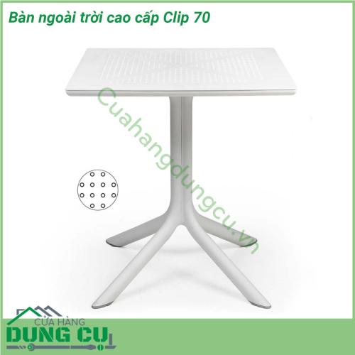 Bàn ngoài trời cao cấp Clip 70 là một chiếc bàn thiết kế đặc biệt cho không gian sân vườn ngoài trời với chất liệu nhựa sợi thủy tinh cao cấp  Mặt bàn DurelTop có độ bền cao  bề mặt mờ Có tăng chân Với chất liệu sử dụng cao cấp bạn hoàn toàn có thể yên tâm sử dụng chúng mà ko sợ nắng mưa hư hỏng hay bay màu