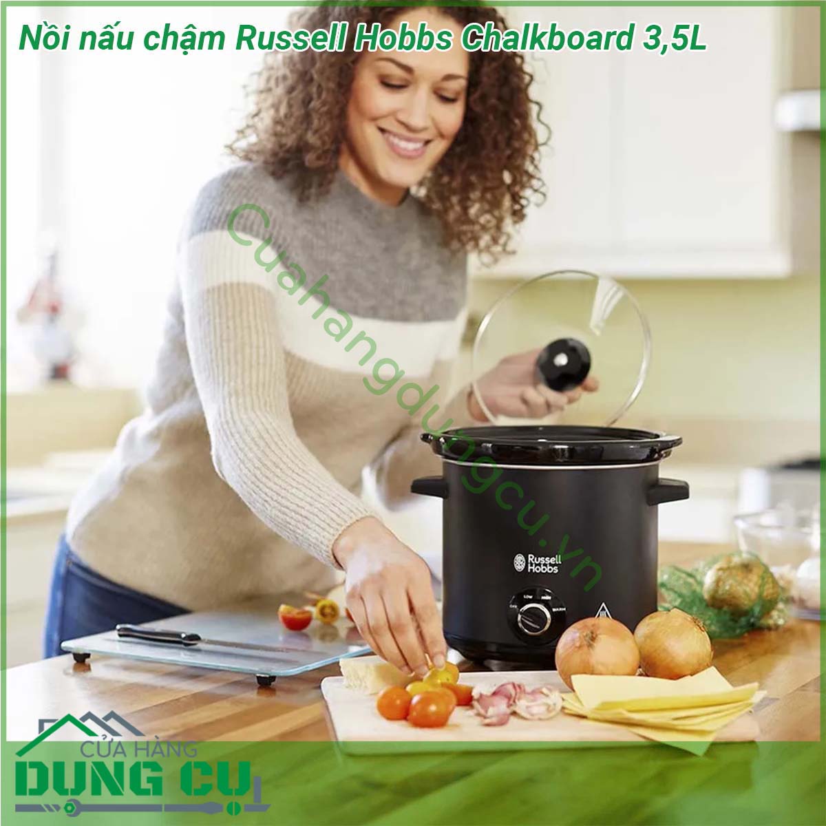 Nồi nấu chậm Russell Hobbs Chalkboard 3 5L&nbsp;có một kích thước khá nhỏ gọn cùng với lớp ngoài đen nhám chống bụi bẩn cực tốt lại linh động có thể tách rời lòng nồi Chưa hết sản phẩm còn là một nơi để người dùng có thể thỏa mãn đam mê sáng tạo