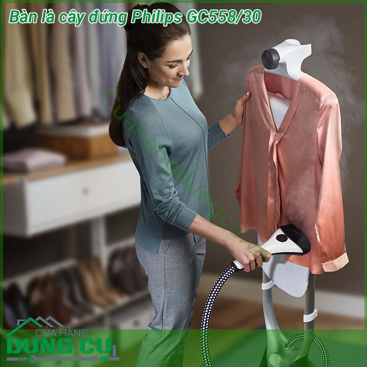 Bàn là cây đứng Philips GC558 30&nbsp;thiết kế dạng bàn ủi đứng giúp là ủi quần áo đang treo rèm cửa khăn màn nhẹ nhàng đơn giản hơn Kiểu dáng mềm mại sang trọng chắc chắn tạo sự thích thú cho người tiêu dùng ngay từ cái nhìn đầu tiên Bàn ủi&nbsp;với mặt đế (mặt ủi) bằng nhựa chống dính ủi trên công suất 2000W giúp ủi nhanh ủi nhẹ trên mặt vải