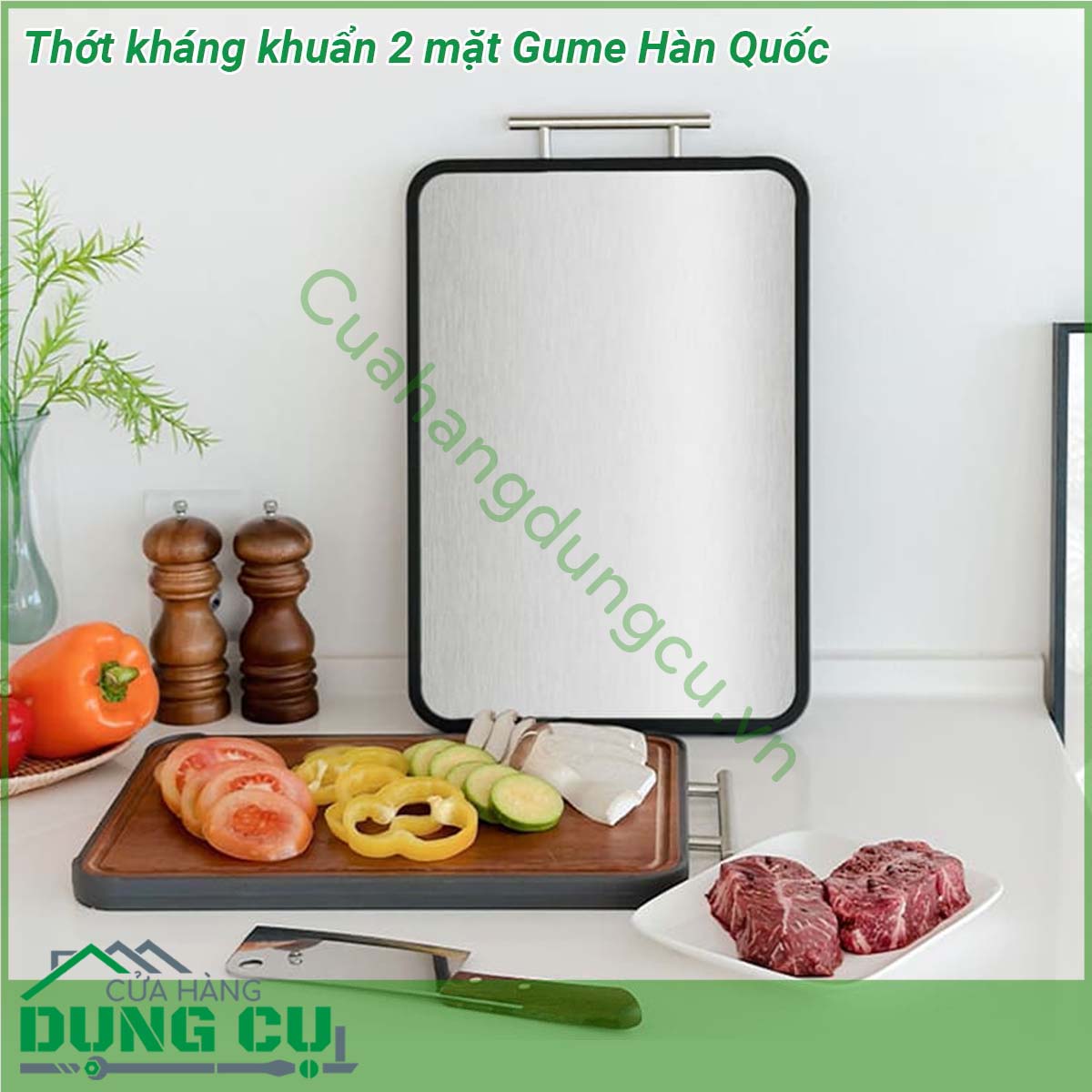Thớt kháng khuẩn 2 mặt Gume Hàn Quốc được làm từ các loại gỗ chất lượng cao như gỗ mun nguyên khối Đảm bảo độ bền đáp ứng nhu cầu sử dụng lâu dài cho người tiêu dùng Bề mặt còn lại được làm từ thép không gỉ 304 đáp ứng mọi nhu cầu cảu người sư dụng Gỗ tự nhiên mang lại một cái nhìn ấn tượng và cảm giác ấm cúng trong không gian bếp của bạn Đồng thời cung cấp một bề mặt lý tưởng cho công việc cắt và chế biến thực phẩm