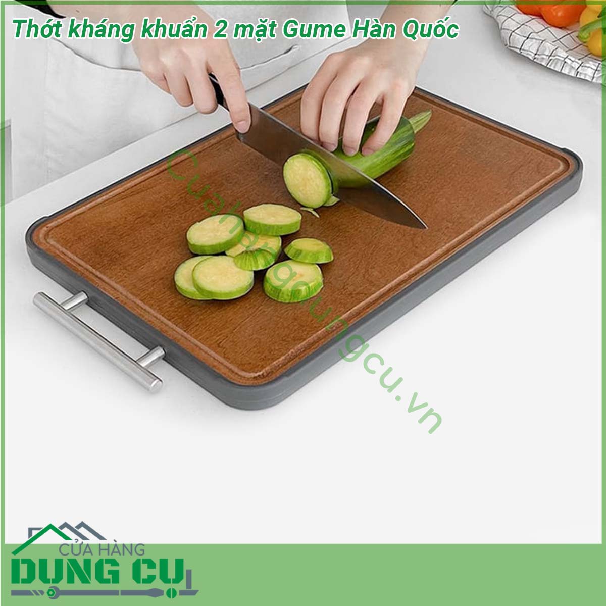 Thớt kháng khuẩn 2 mặt Gume Hàn Quốc được làm từ các loại gỗ chất lượng cao như gỗ mun nguyên khối Đảm bảo độ bền đáp ứng nhu cầu sử dụng lâu dài cho người tiêu dùng Bề mặt còn lại được làm từ thép không gỉ 304 đáp ứng mọi nhu cầu cảu người sư dụng Gỗ tự nhiên mang lại một cái nhìn ấn tượng và cảm giác ấm cúng trong không gian bếp của bạn Đồng thời cung cấp một bề mặt lý tưởng cho công việc cắt và chế biến thực phẩm
